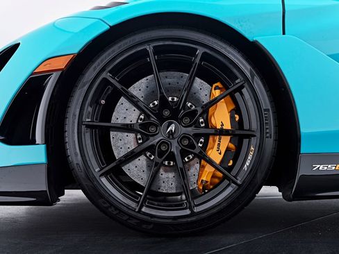 Used 2022 McLaren 765LT RWD image 3