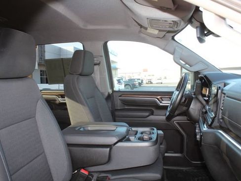 Used 2025 Chevrolet Silverado 2500 LT w/ Safety Package AWD/4WD image 16