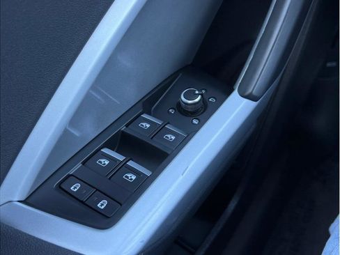 Used 2023 Audi Q3 2.0T Premium image 17