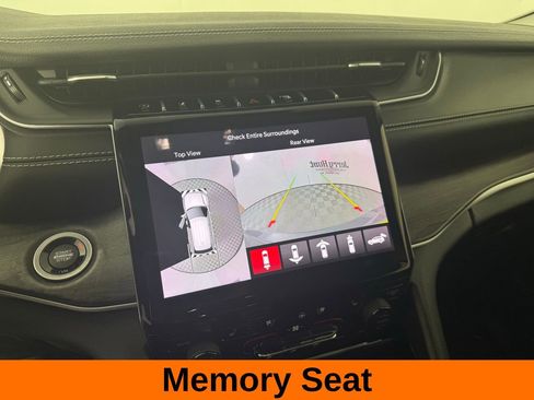 Used 2023 Jeep Grand Cherokee L Limited w/ Luxury Tech Group II image 17