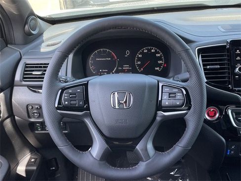 New 2025 Honda Ridgeline Black Edition image 11