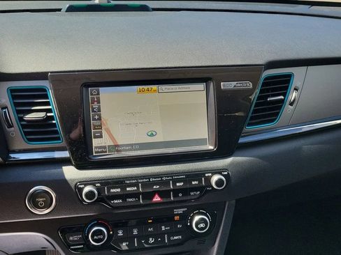 Used 2019 Kia Niro EX Premium FWD image 8
