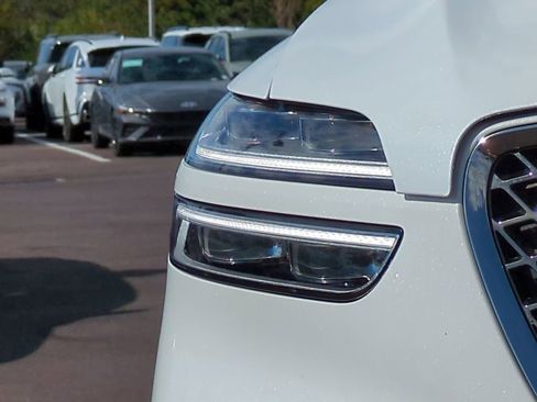 Used 2024 Genesis GV70 2.5T w/ Advanced Package image 9