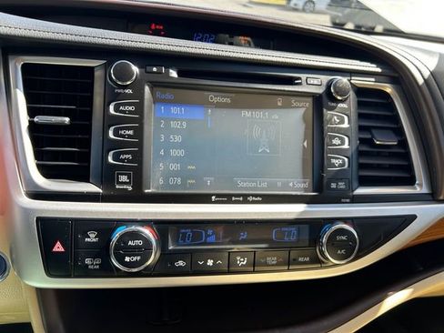 Certified 2017 Toyota Highlander Limited image 21