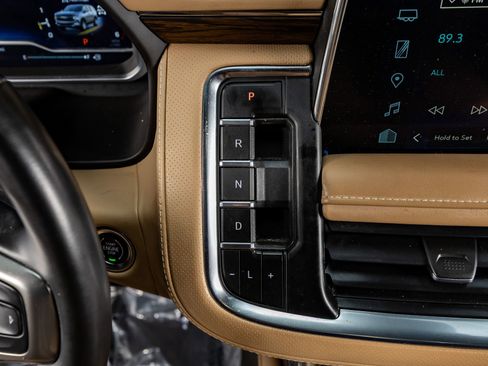 Used 2023 Chevrolet Suburban Premier w/ Premium Package image 23