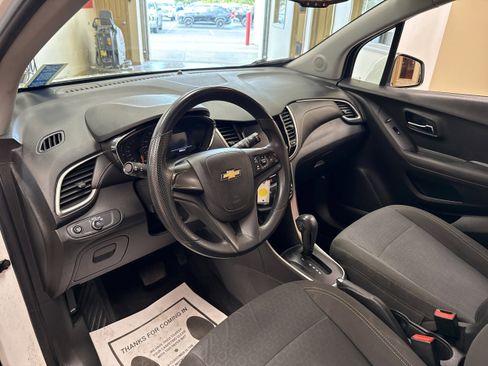 Used 2018 Chevrolet Trax LS image 6