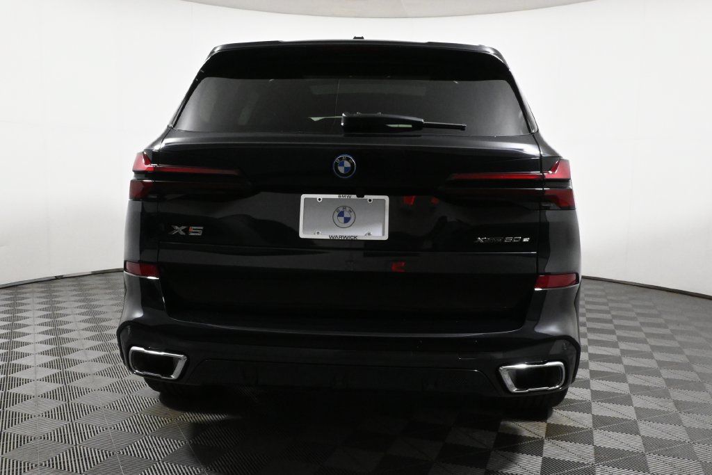 Used 2026 BMW X5 xDrive50e w/ M Sport Package AWD/4WD image 6