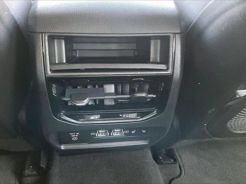 Certified 2022 Jeep Grand Cherokee Limited image 18