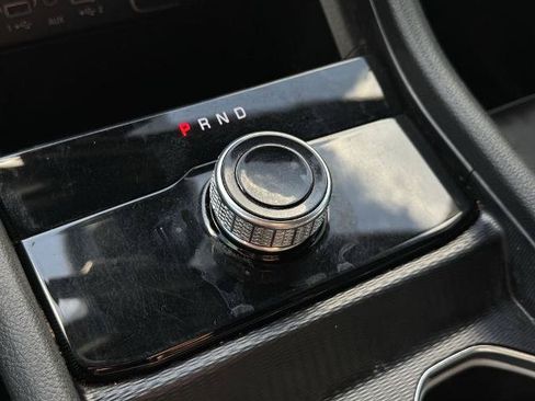 Used 2025 Jeep Grand Cherokee L Limited RWD image 3