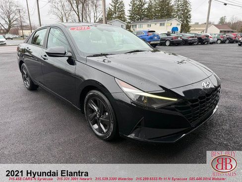 Used 2021 Hyundai Elantra SEL image 1