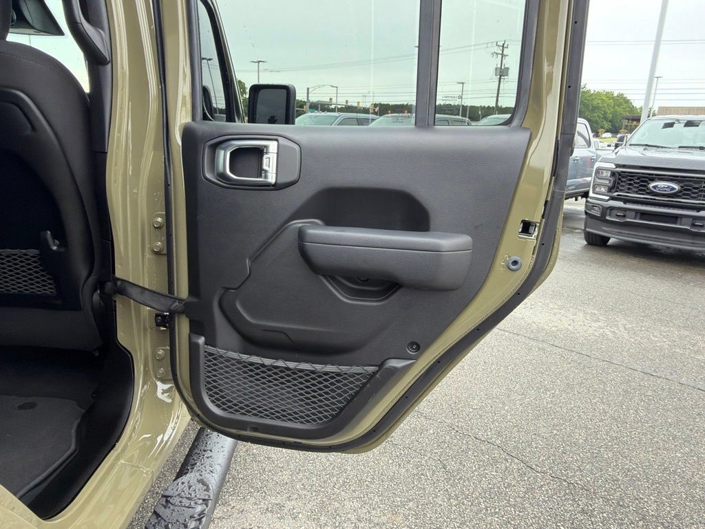 Used 2026 Jeep Gladiator Mojave AWD/4WD image 24