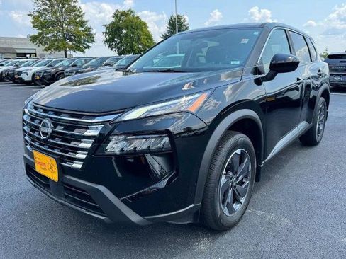 Certified 2026 Nissan Rogue SV FWD image 8