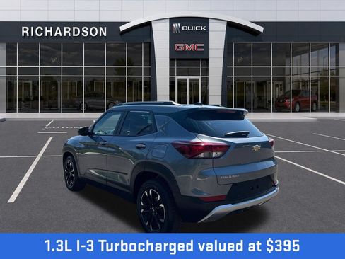 Used 2022 Chevrolet TrailBlazer LT w/ Convenience Package FWD image 3