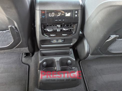 Used 2025 Jeep Grand Cherokee L Laredo RWD image 27