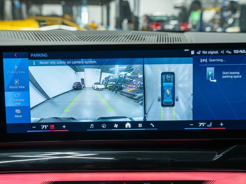 Used 2025 BMW M5 -Carbon Ceramic Brakes, Execut w/ Carbon Package image 35