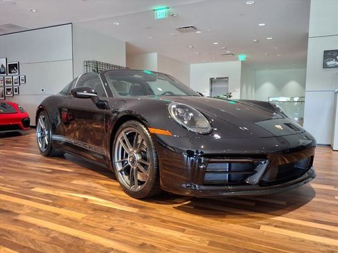 Used 2023 Porsche 911 Targa 4 GTS image 34