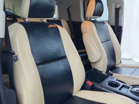 Used 2013 Toyota FJ Cruiser Base image 28