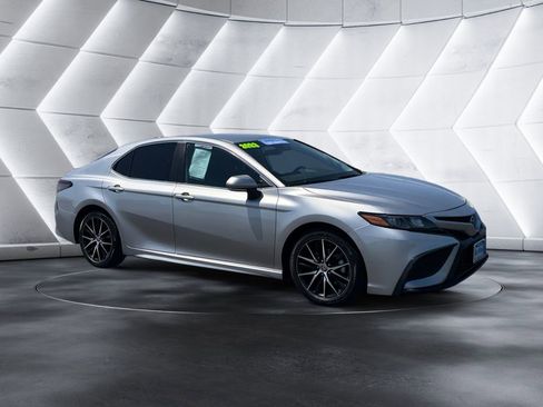 Used 2023 Toyota Camry SE FWD image 7