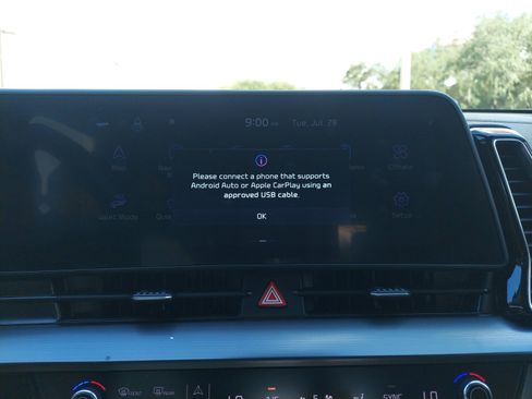 Used 2025 Kia Sportage EX FWD image 16