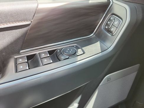 Used 2024 Ford F150 Lariat AWD/4WD image 5