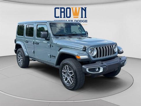 Used 2026 Jeep Wrangler Unlimited Sahara AWD/4WD image 1