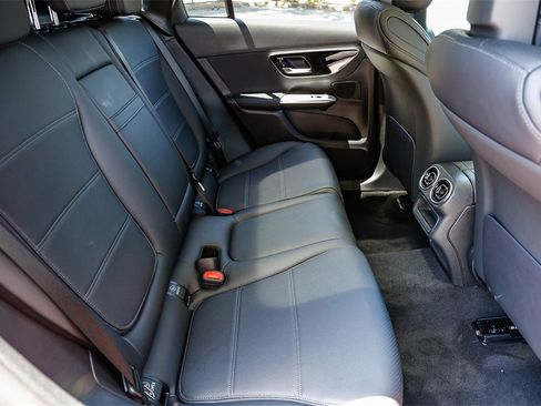 New 2025 Mercedes-Benz GLC 350e 4MATIC image 18