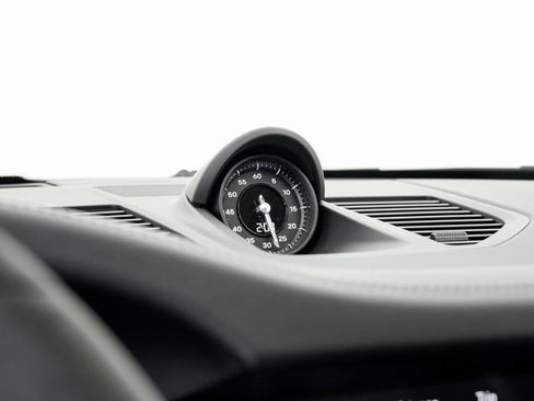 Certified 2025 Porsche 911 Carrera GTS image 18