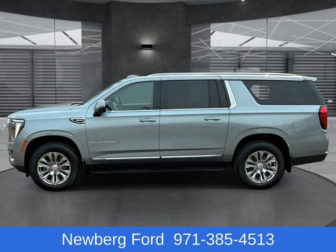 Used 2025 GMC Yukon XL Elevation w/ Elevation Premium Package AWD/4WD image 8