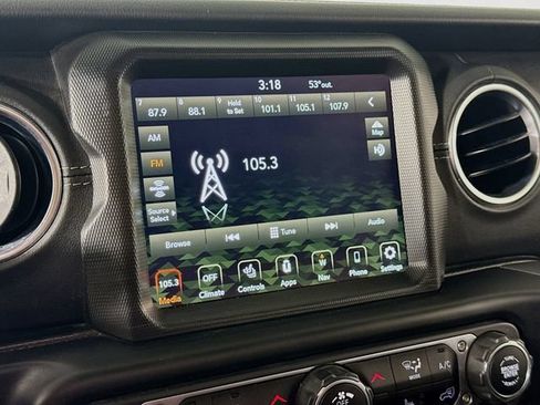 Used 2021 Jeep Wrangler Unlimited Sahara w/ Cold Weather Group AWD/4WD image 15