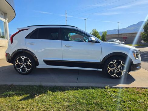 Certified 2023 Kia Niro EX Touring FWD image 4