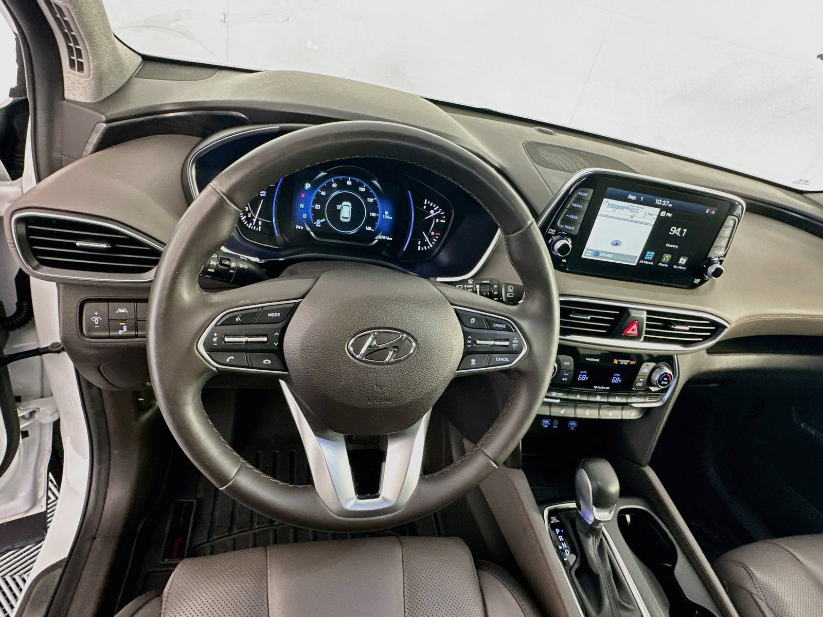 Used 2020 Hyundai Santa Fe Limited w/ Cargo Package FWD image 11