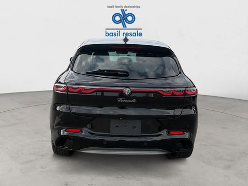 Used 2024 Alfa Romeo Tonale Ti w/ Premium Interior Package AWD/4WD image 6