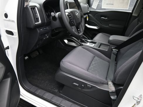 New 2026 Nissan Frontier SV image 12