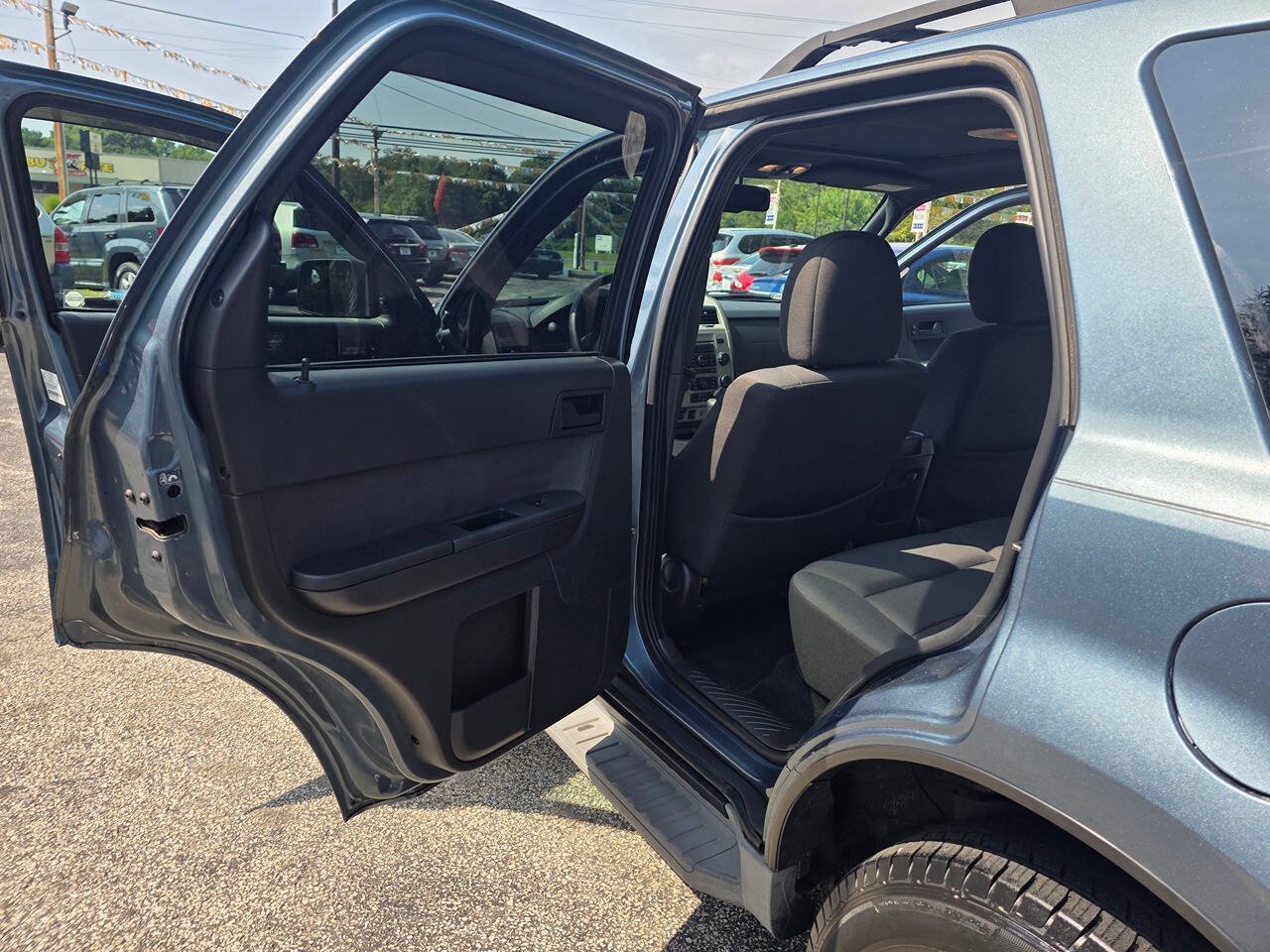 Used 2010 Ford Escape XLT AWD/4WD image 16