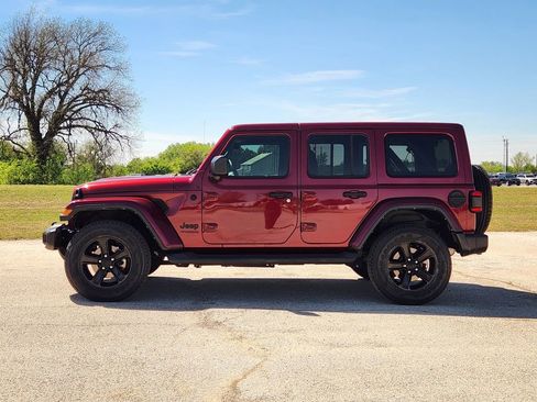 Used 2021 Jeep Wrangler Unlimited Sahara image 4