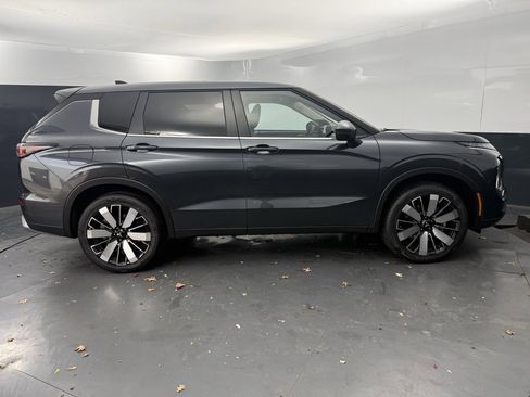 New 2025 Mitsubishi Outlander SEL image 2