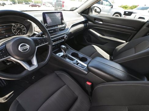 Used 2025 Nissan Altima 2.5 SV AWD/4WD image 30