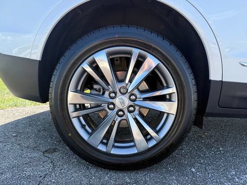 Certified 2024 Cadillac XT5 Premium Luxury w/ LPO, Floor Liner Package AWD/4WD image 16