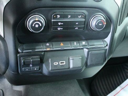 Used 2019 Chevrolet Silverado 1500 LT image 16