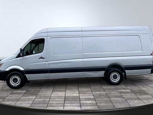 Used 2015 Mercedes-Benz Sprinter 2500 image 4