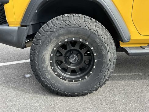 Used 2019 Jeep Wrangler Sport image 7