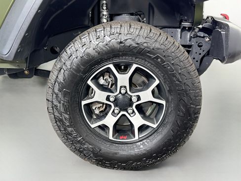 Used 2021 Jeep Wrangler Unlimited Rubicon w/ Uconnect 4C Nav & Sound Group AWD/4WD image 32