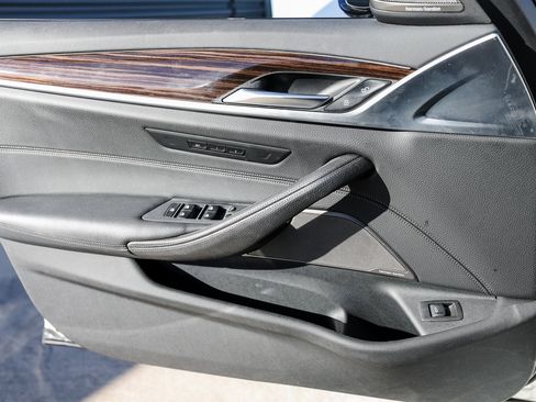 Used 2021 BMW 540i w/ M Sport Package image 24