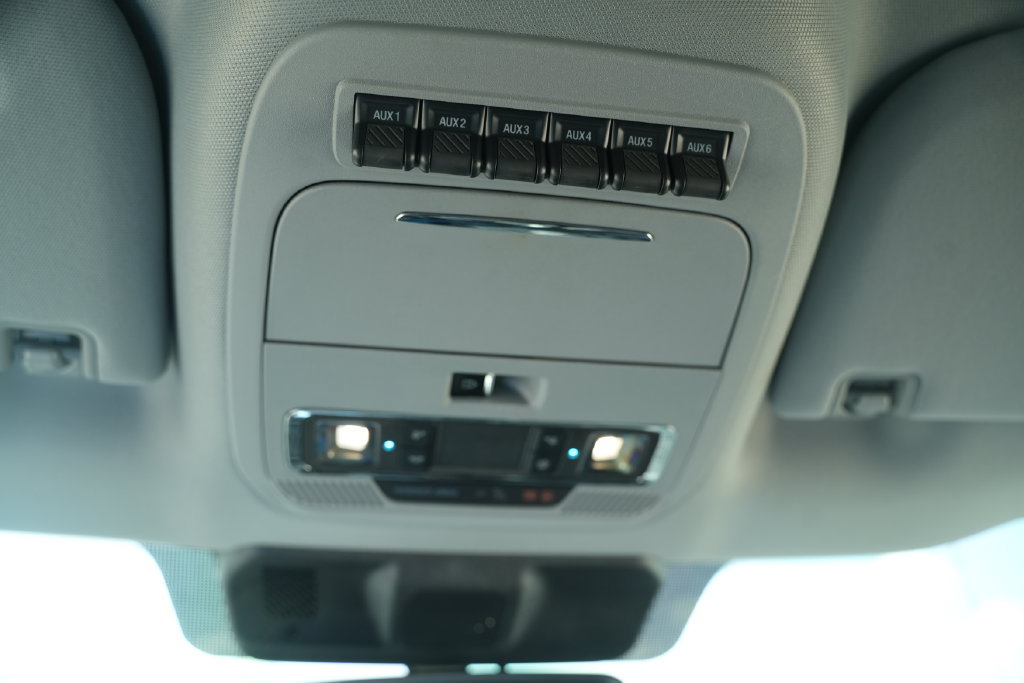 Used 2025 Ford F250 Lariat w/ Black Appearance Package AWD/4WD image 39