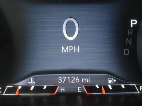 Used 2021 Jeep Cherokee Latitude Lux w/ Comfort/Convenience Group image 32