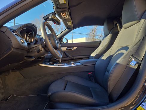 Used 2011 BMW Z4 sDrive35is image 16