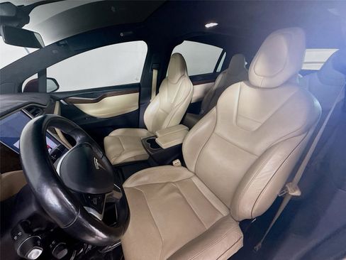 Used 2016 Tesla Model X P90D image 18