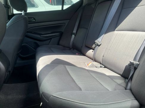 Used 2023 Nissan Altima 2.5 SV FWD image 12