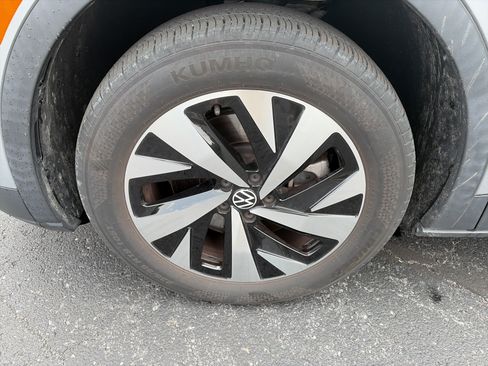 Used 2023 Volkswagen ID.4 Pro AWD/4WD image 10