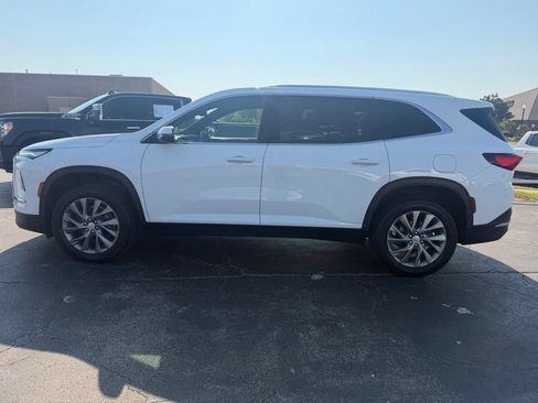 Used 2025 Buick Enclave Preferred w/ Power Package FWD image 12